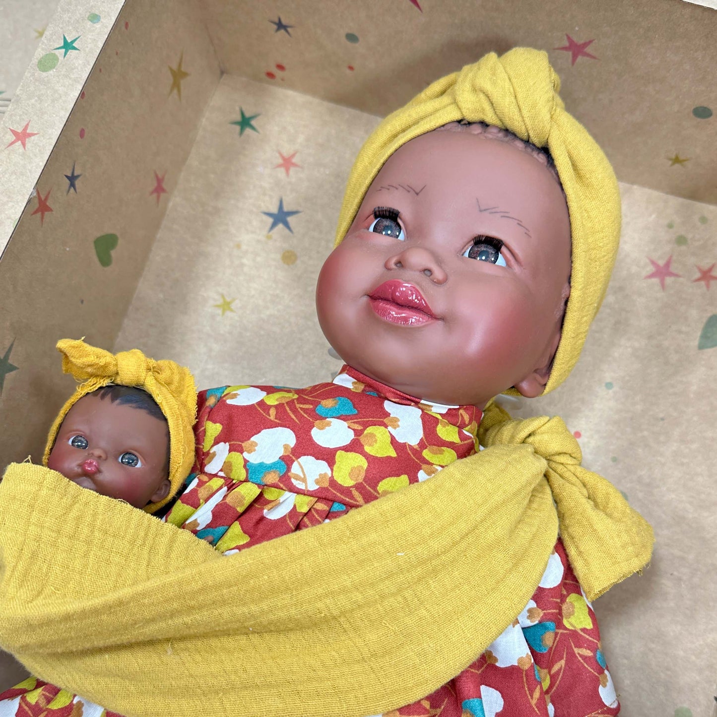 Nines Artesanals d'Onil Dolls - POUPÉE MARIA AVEC BÉBÉ: ÉTUI